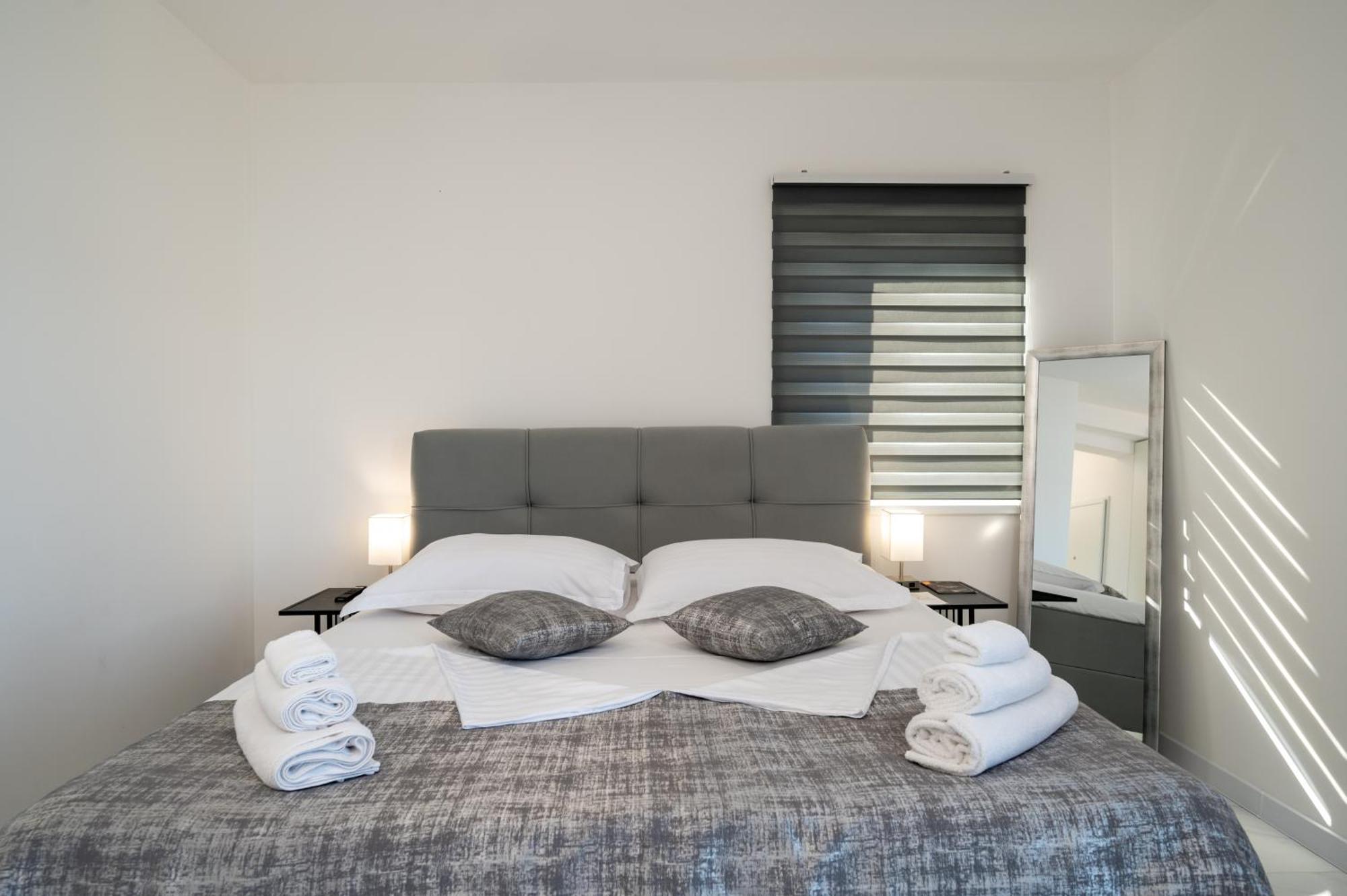 Apartments Filipo Trogir Kültér fotó
